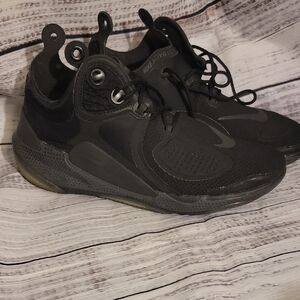 Nike Black Athletic Shoes with Streamlined Silhouette